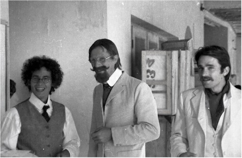 Iran Golfe Persique, 1974, sur le tournage  de la série 'Les secrets de la mer Rouge' en compagnie du réalisateur Pierre Larry et de l'acteur Pierre Massimi.
